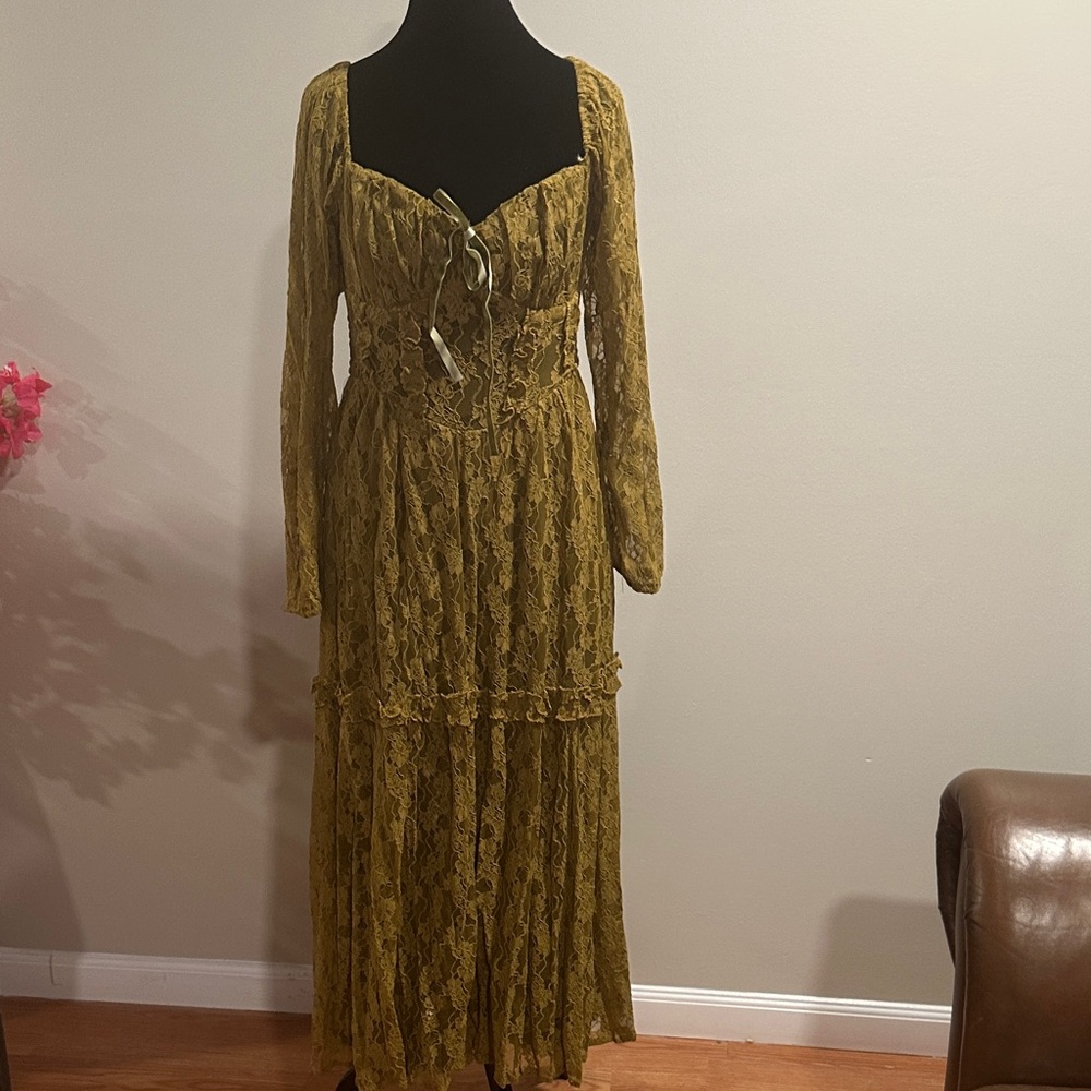 Elegant Lace Long Sleeve Dress